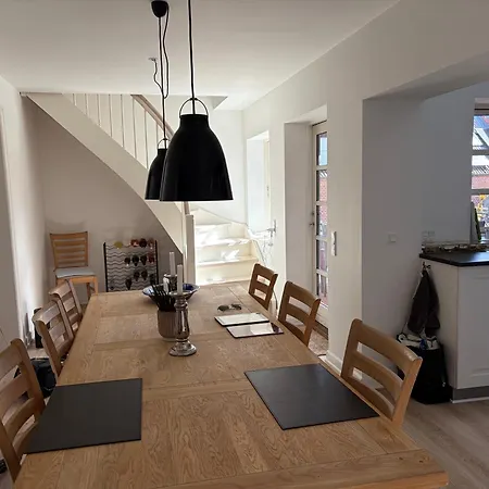 Ferienhaus Charming, Newly Renovated Large Family Townhouse Marstal