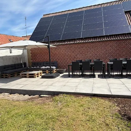 Charming, Newly Renovated Large Family Townhouse Ferienhaus