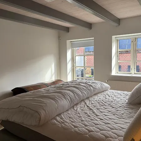 Charming, Newly Renovated Large Family Townhouse Σπίτι διακοπών *