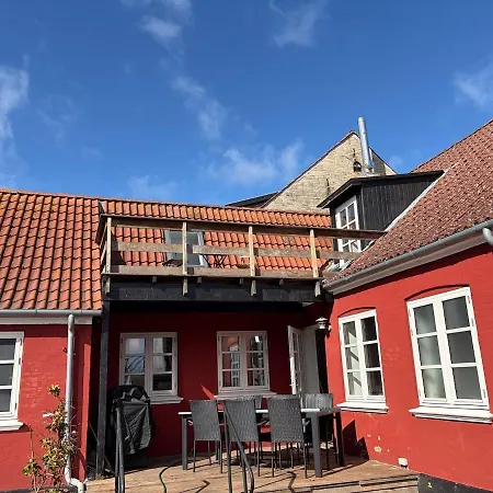 Σπίτι διακοπών Charming, Newly Renovated Large Family Townhouse
